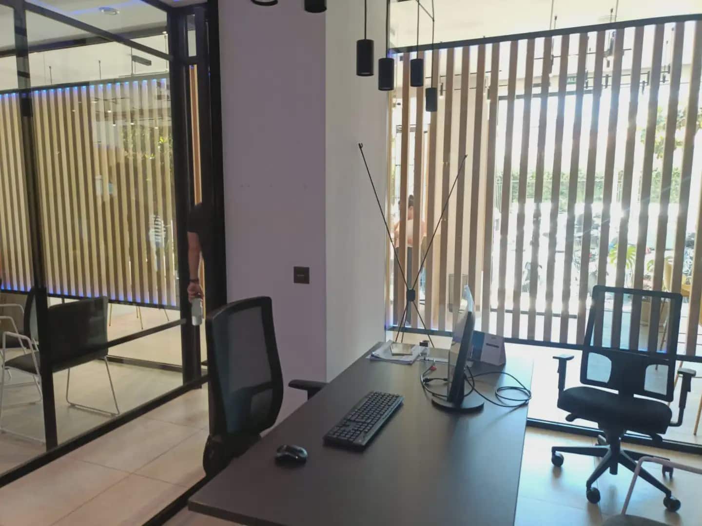 Commercial for rent in Granada city - € 3,200 (Ref: 9844377)