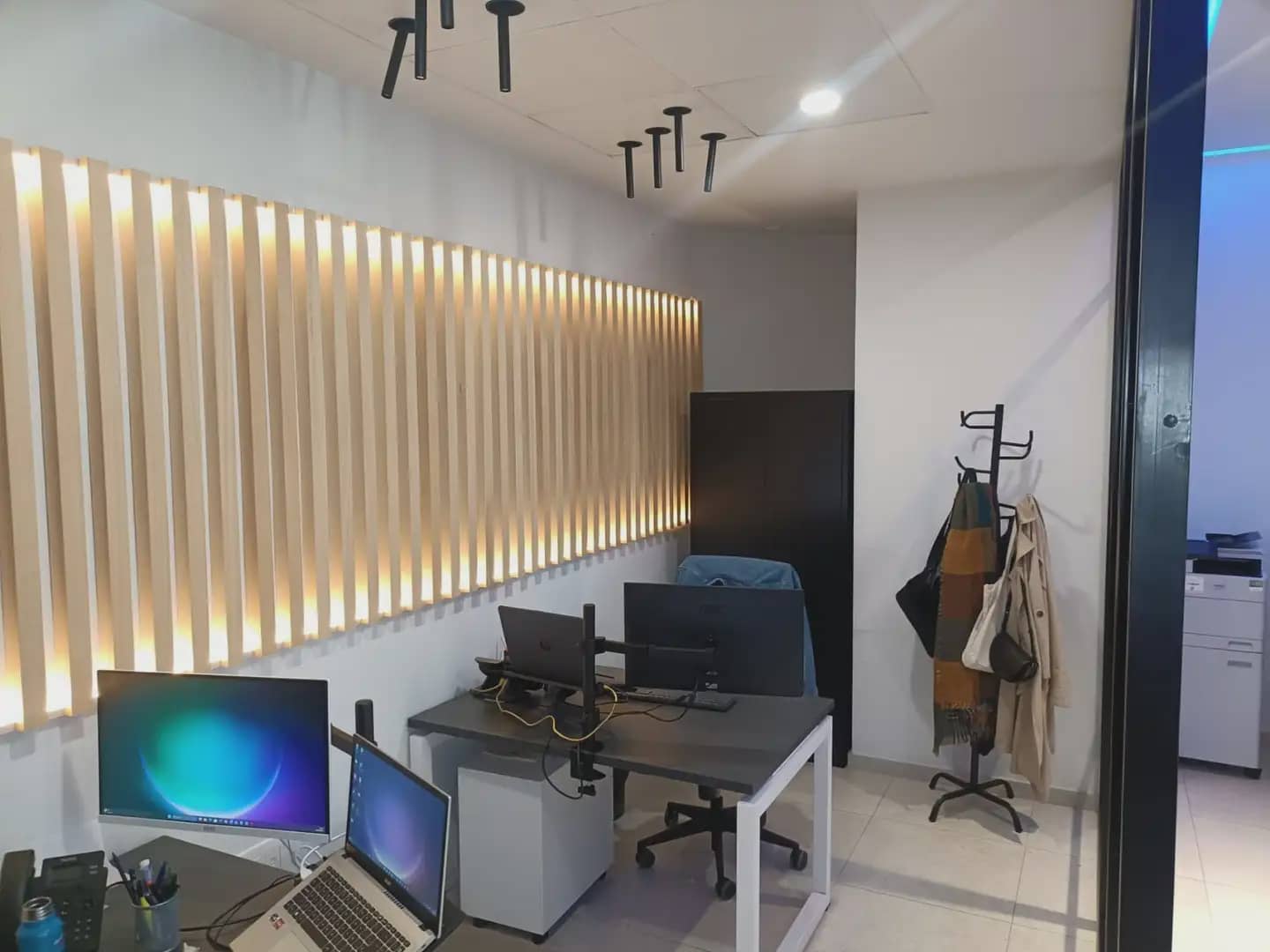 Commercial for rent in Granada city - € 3,200 (Ref: 9844377)
