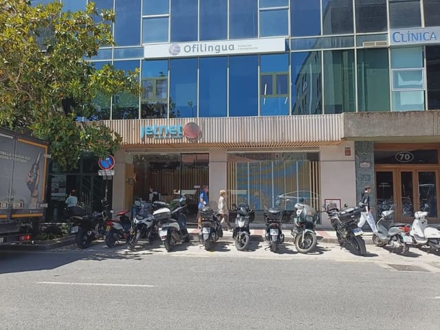 Commercieel te huur in Figares, Granada stad - € 3.200 (Ref: 9844377)