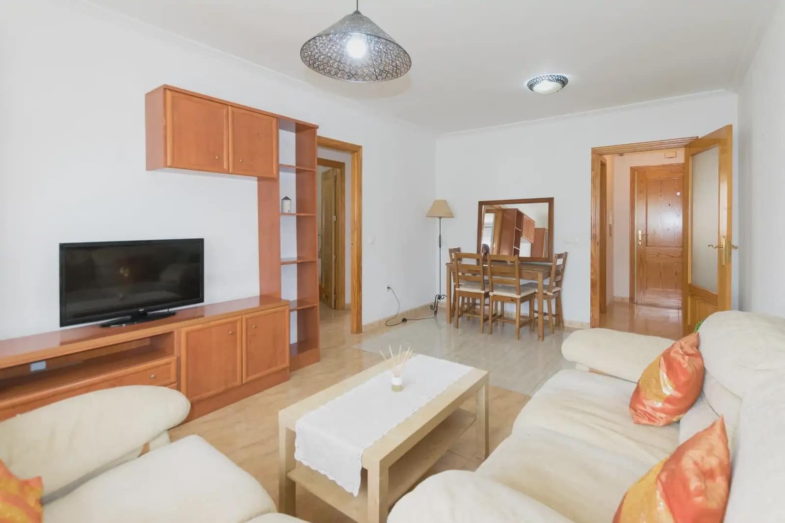 2 bedroom Flat for sale in Roquetas de Mar with garage - € 125,000 (Ref: 9848104)