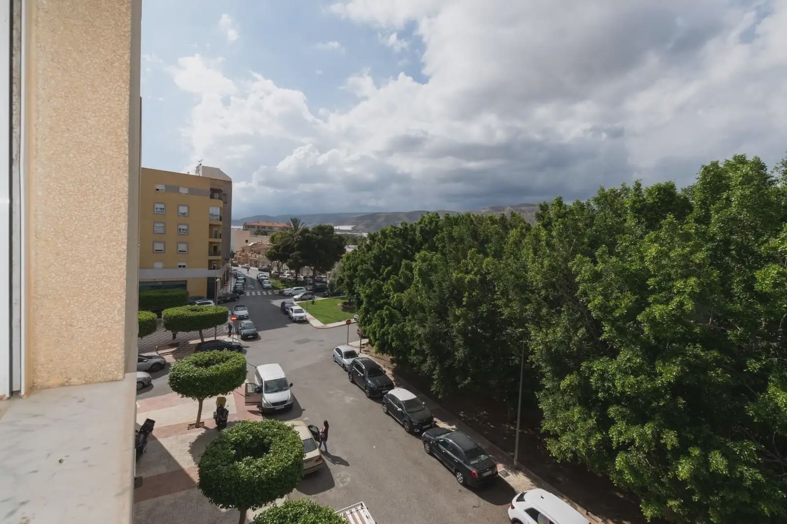 2 bedroom Flat for sale in Roquetas de Mar with garage - € 125,000 (Ref: 9848104)