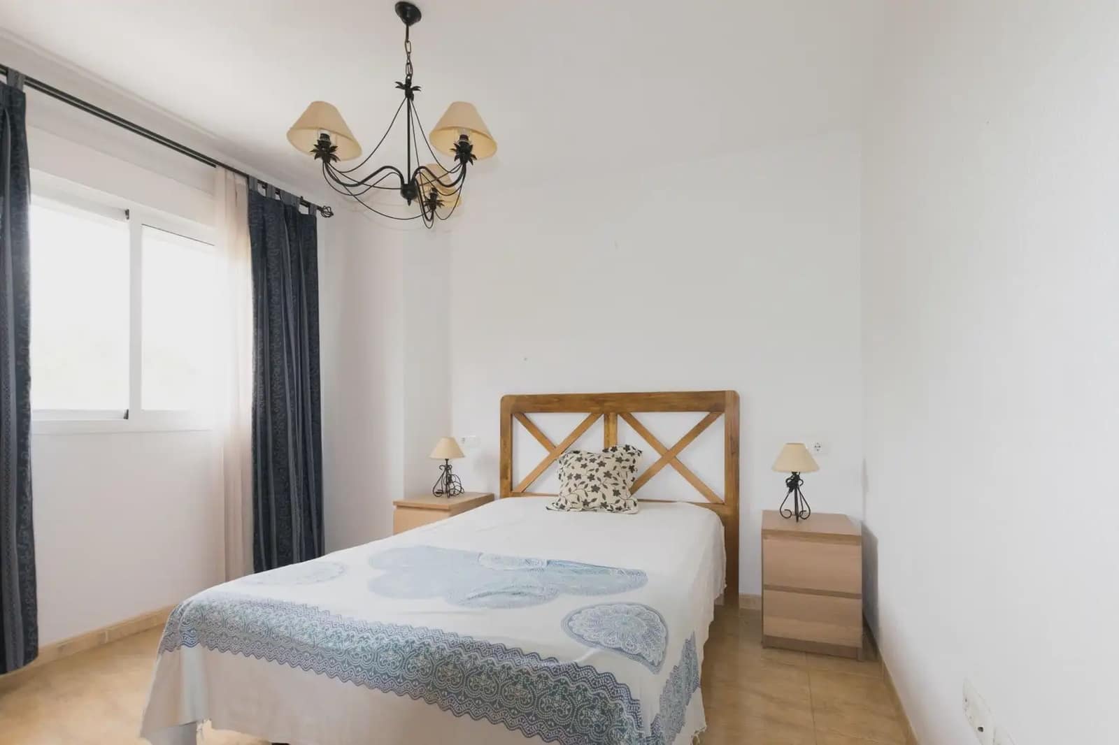 2 bedroom Flat for sale in Roquetas de Mar with garage - € 125,000 (Ref: 9848104)
