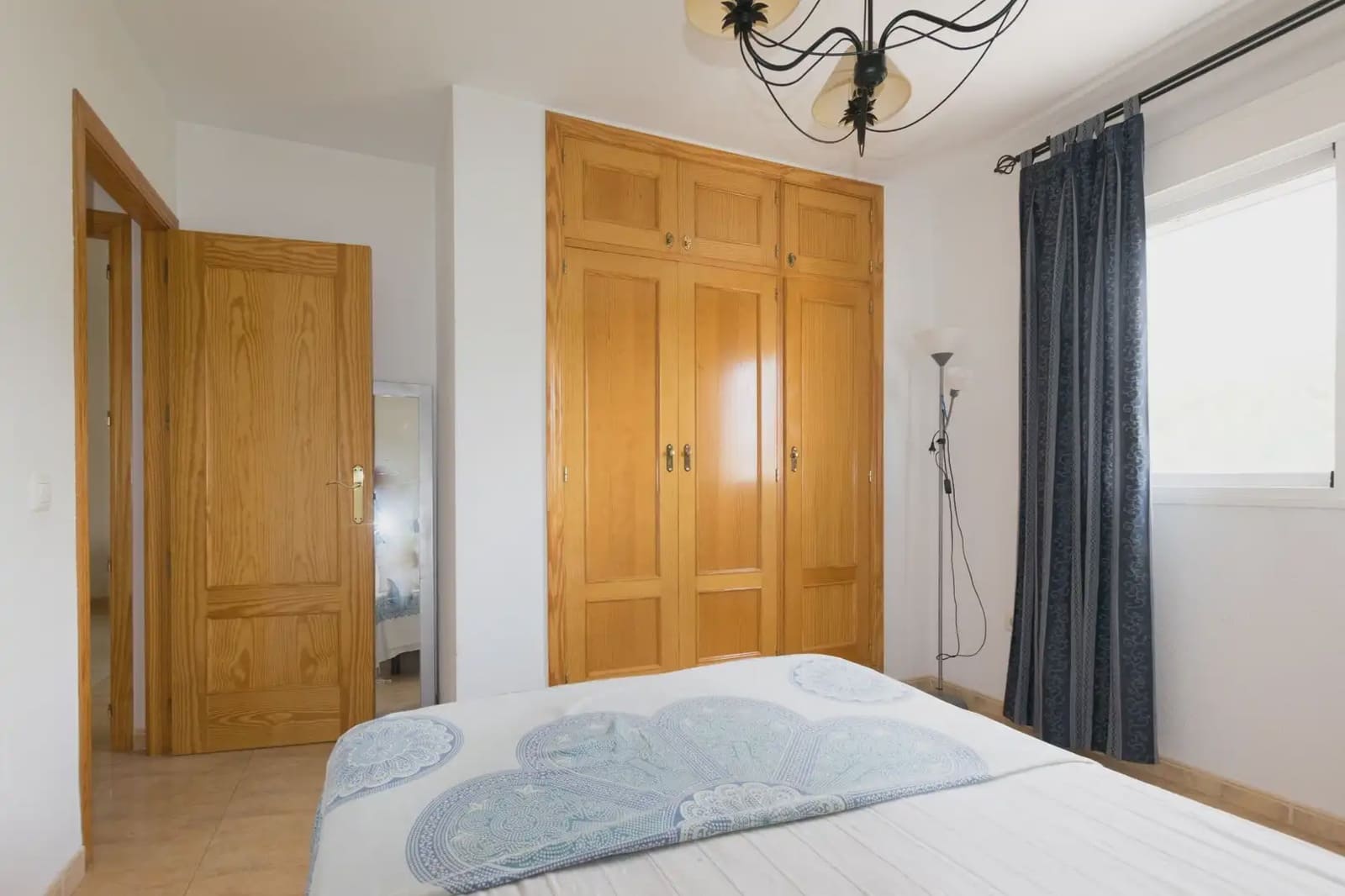 2 bedroom Flat for sale in Roquetas de Mar with garage - € 125,000 (Ref: 9848104)