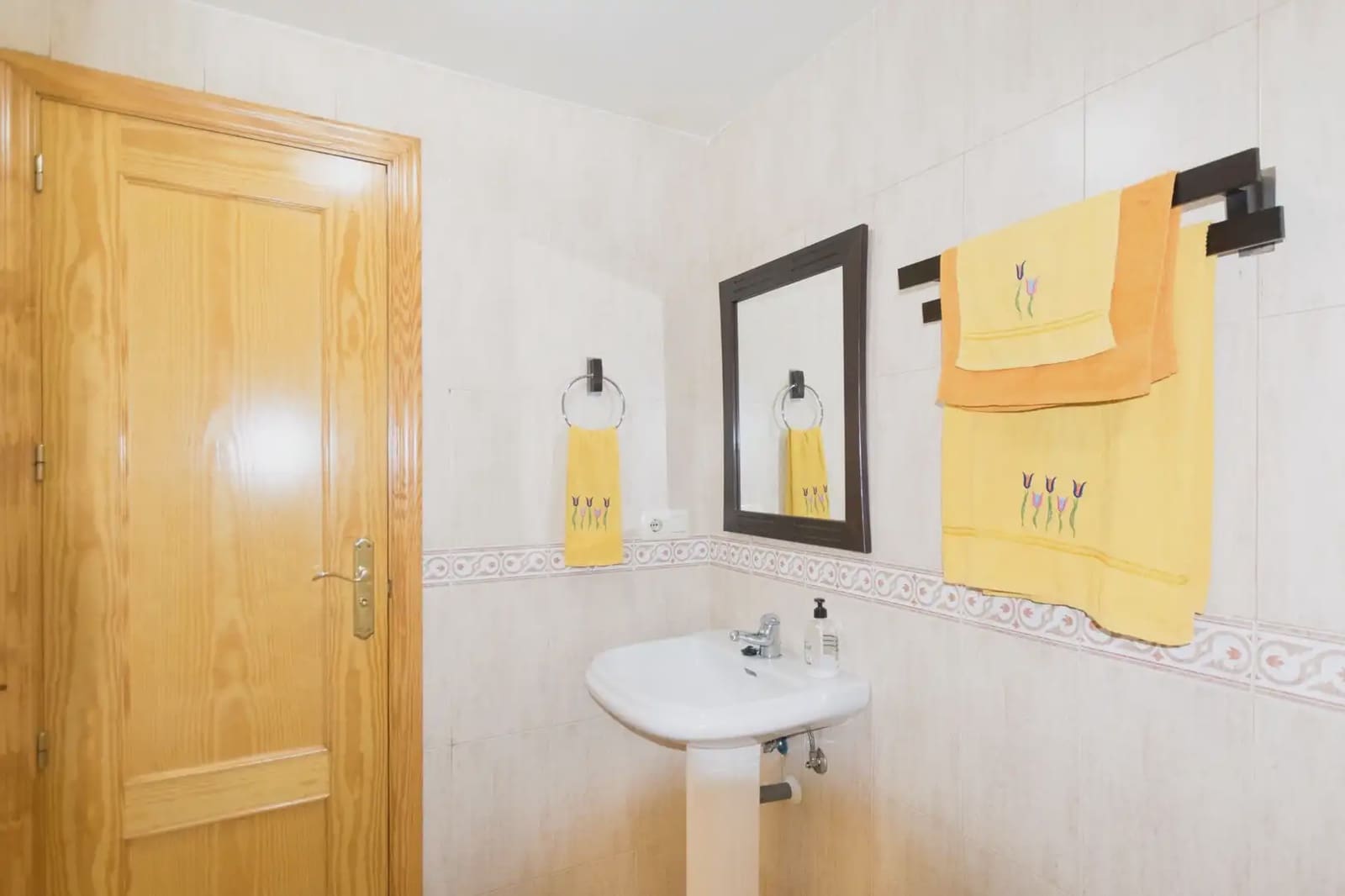 2 bedroom Flat for sale in Roquetas de Mar with garage - € 125,000 (Ref: 9848104)