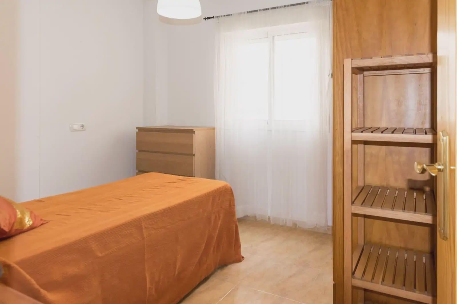 2 bedroom Flat for sale in Roquetas de Mar with garage - € 125,000 (Ref: 9848104)