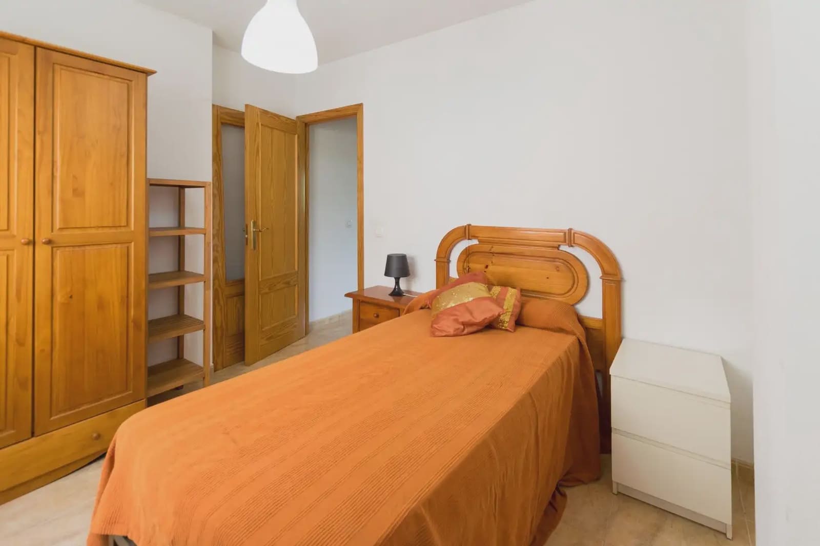 2 bedroom Flat for sale in Roquetas de Mar with garage - € 125,000 (Ref: 9848104)