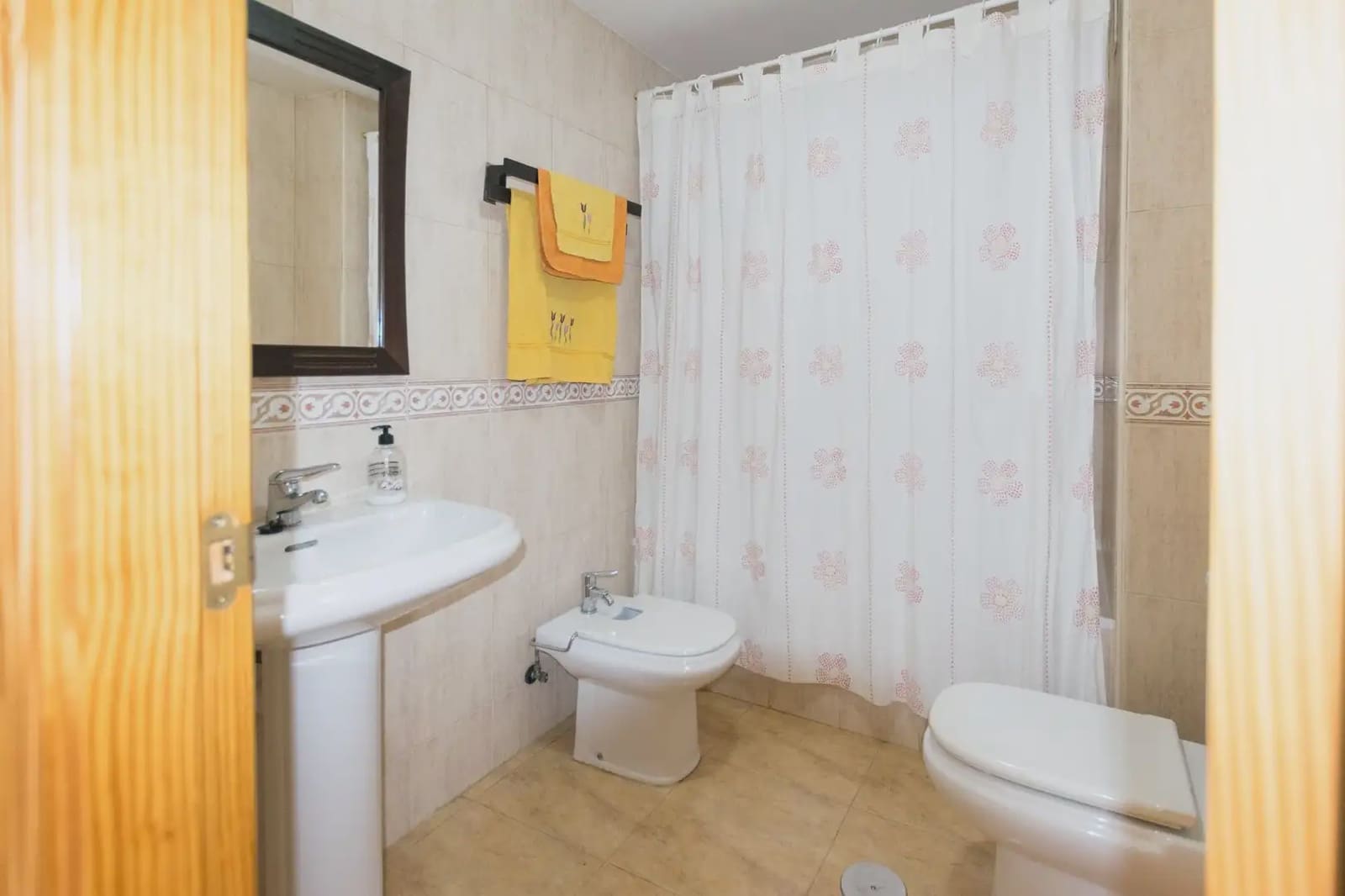2 bedroom Flat for sale in Roquetas de Mar with garage - € 125,000 (Ref: 9848104)