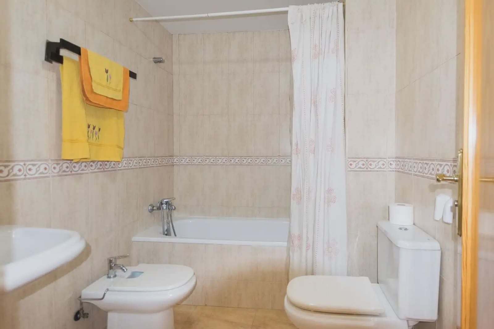 2 bedroom Flat for sale in Roquetas de Mar with garage - € 125,000 (Ref: 9848104)