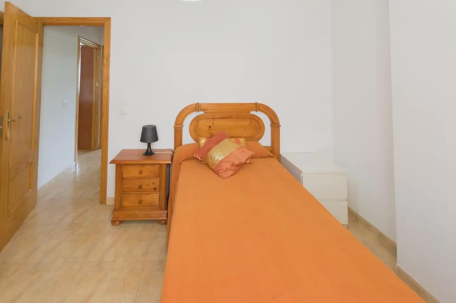 2 bedroom Flat for sale in Roquetas de Mar with garage - € 125,000 (Ref: 9848104)