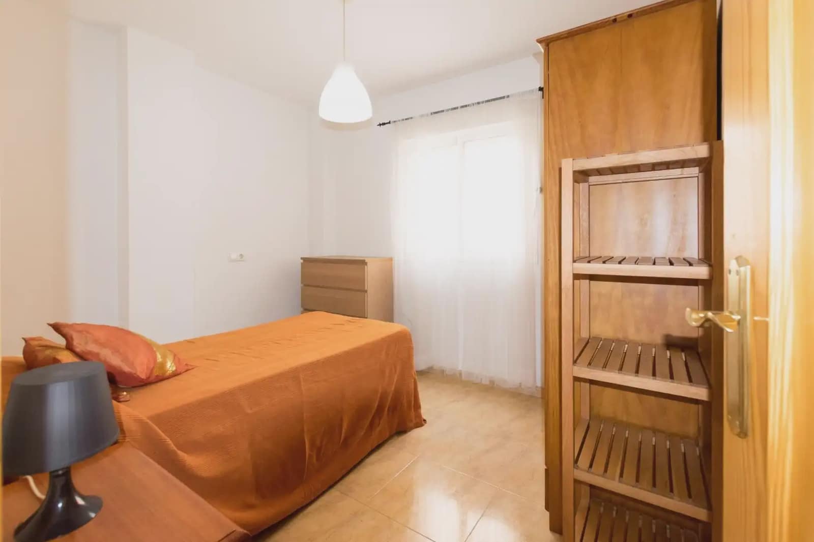 2 bedroom Flat for sale in Roquetas de Mar with garage - € 125,000 (Ref: 9848104)