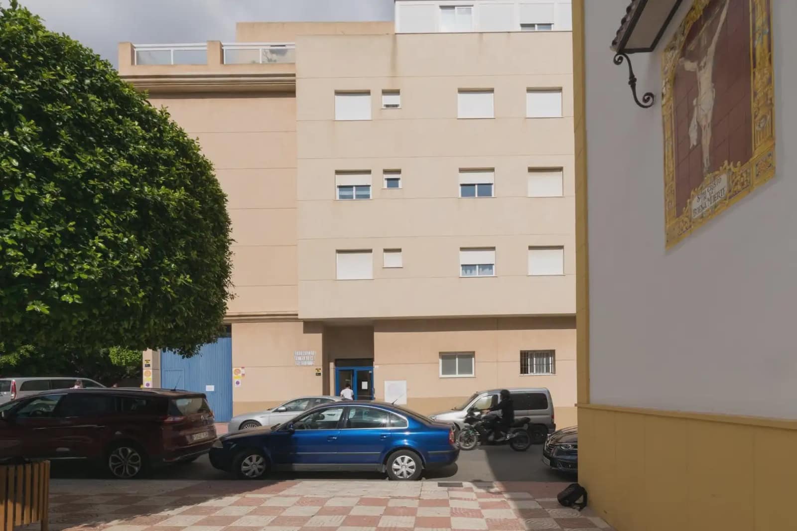 2 bedroom Flat for sale in Roquetas de Mar with garage - € 125,000 (Ref: 9848104)