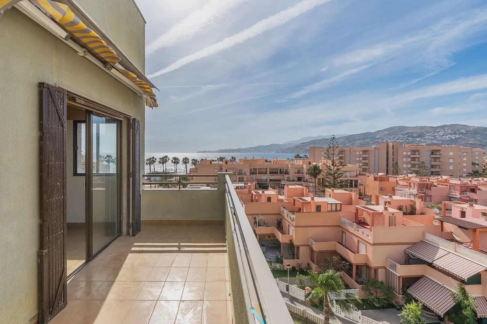 2 bedroom Flat for sale in Salobrena with pool - € 260,000 (Ref: 9848105)