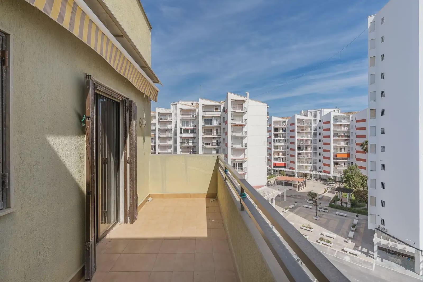 2 bedroom Flat for sale in Salobrena with pool - € 260,000 (Ref: 9848105)