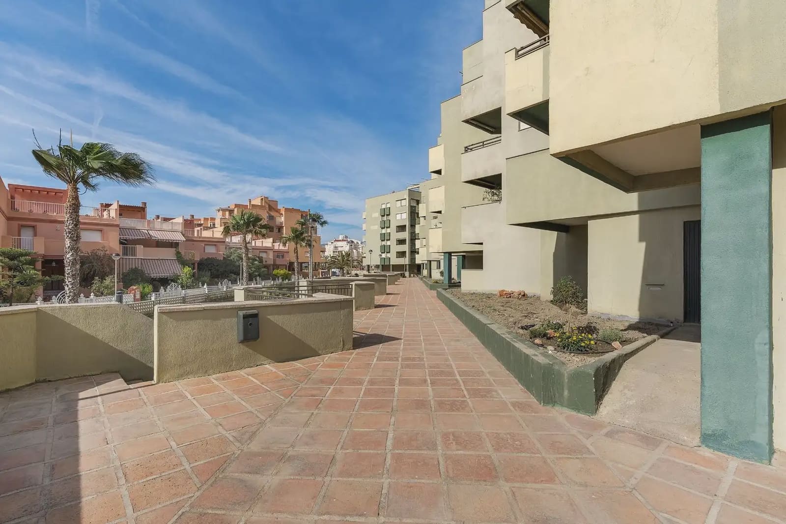 2 bedroom Flat for sale in Salobrena with pool - € 260,000 (Ref: 9848105)