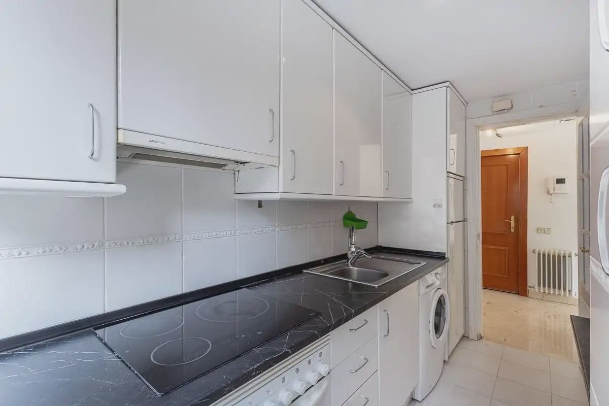 2 Zimmer Wohnung zu vermieten in Granada Stadt mit Garage - 800 € (Ref: 9848106)