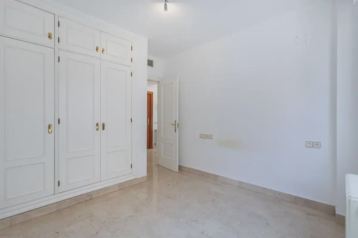 2 Zimmer Wohnung zu vermieten in Granada Stadt mit Garage - 800 € (Ref: 9848106)