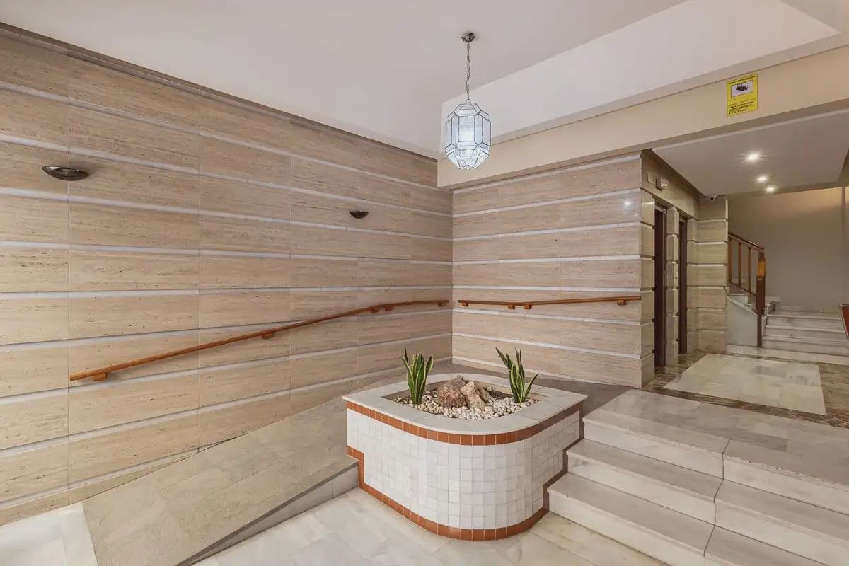 2 Zimmer Wohnung zu vermieten in Granada Stadt mit Garage - 800 € (Ref: 9848106)