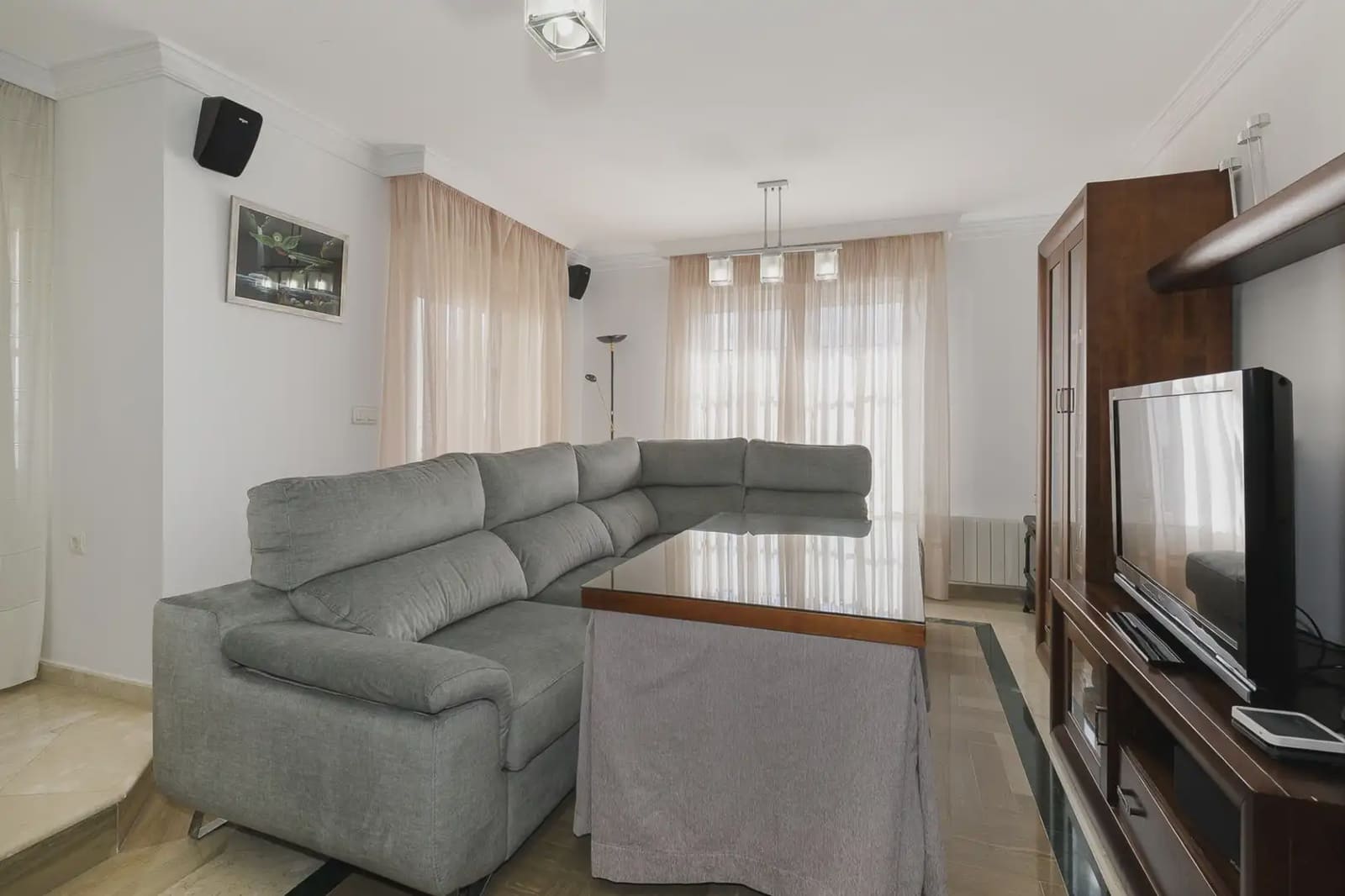 5 bedroom Villa for sale in Gojar with pool garage - € 360,000 (Ref: 9848107)
