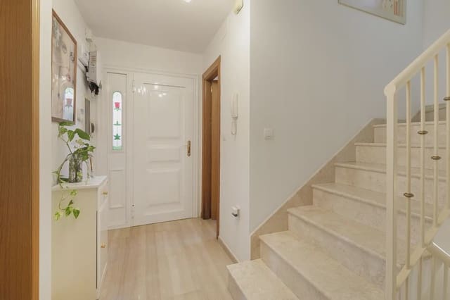 5 slaapkamer Villa te koop in Gójar met zwembad garage - € 360.000 (Ref: 9848107)