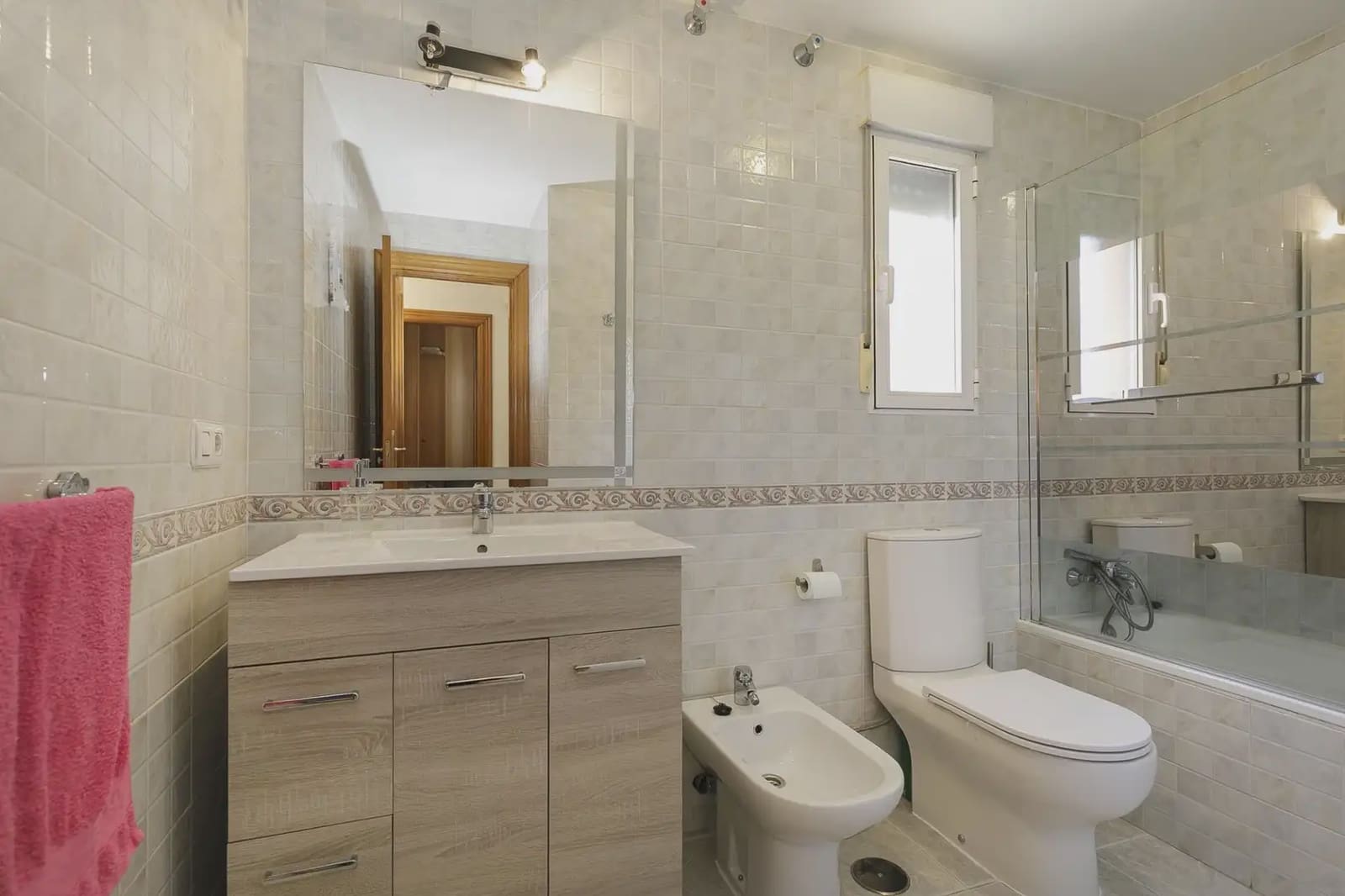 5 bedroom Villa for sale in Gojar with pool garage - € 360,000 (Ref: 9848107)
