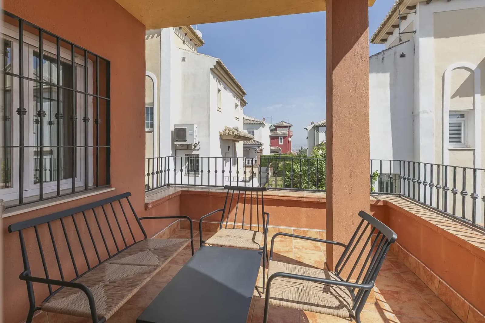 5 bedroom Villa for sale in Gojar with pool garage - € 360,000 (Ref: 9848107)