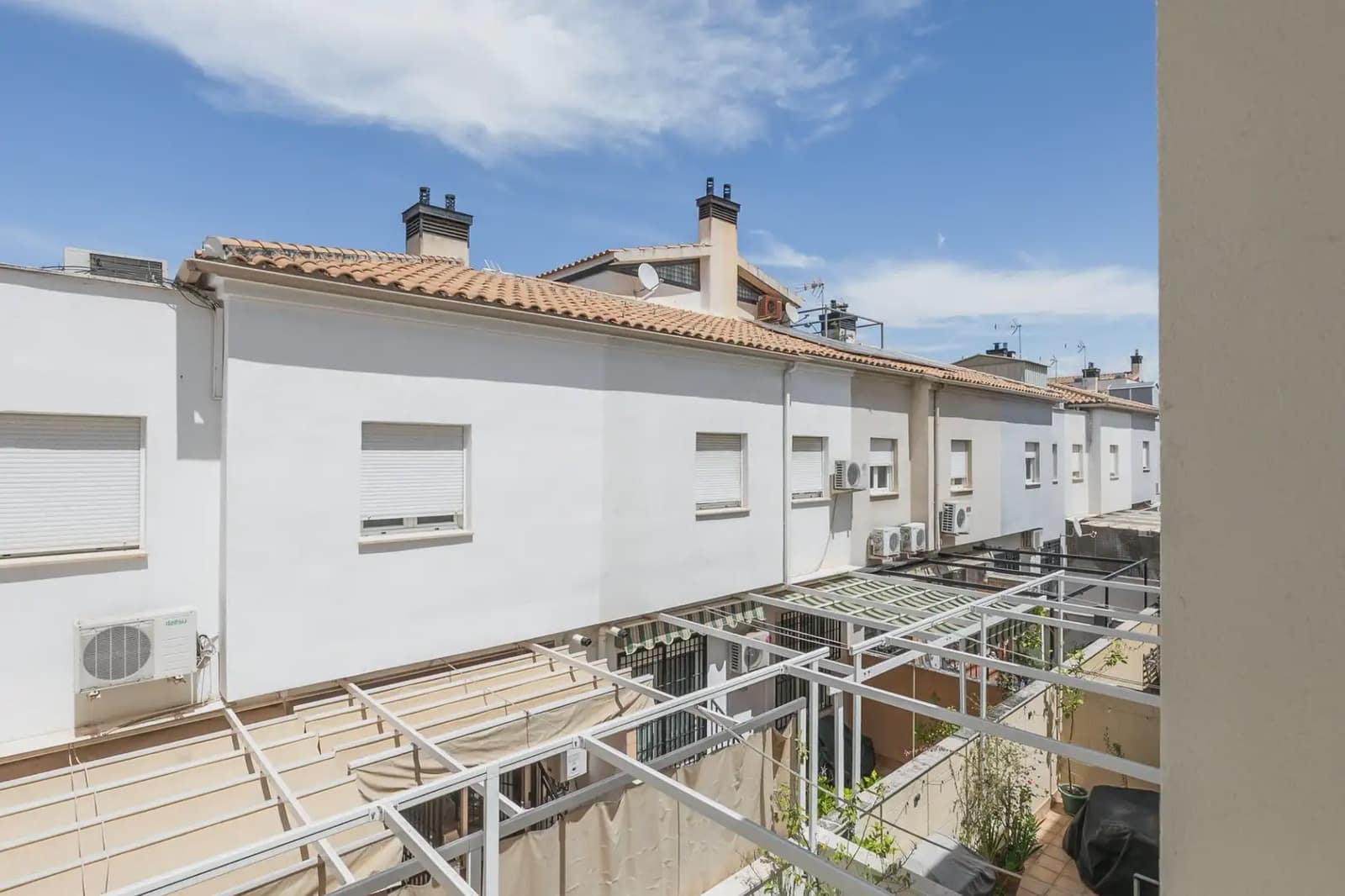 4 slaapkamer Huis te koop in Armilla met garage - € 349.000 (Ref: 9848108)