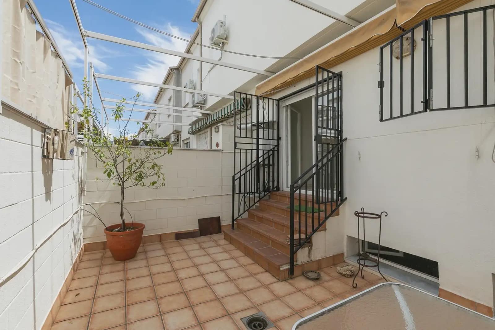 4 slaapkamer Huis te koop in Armilla met garage - € 349.000 (Ref: 9848108)