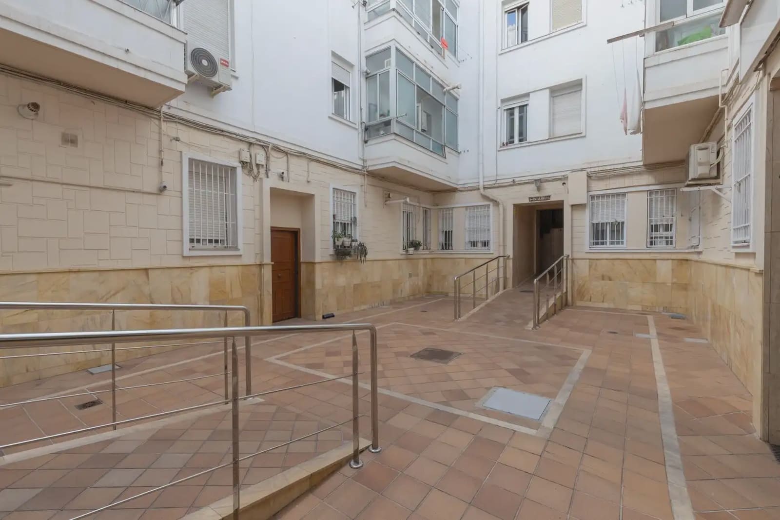 4 soverom Leilighet til salgs i Granada by - € 299 999 (Ref: 9848423)