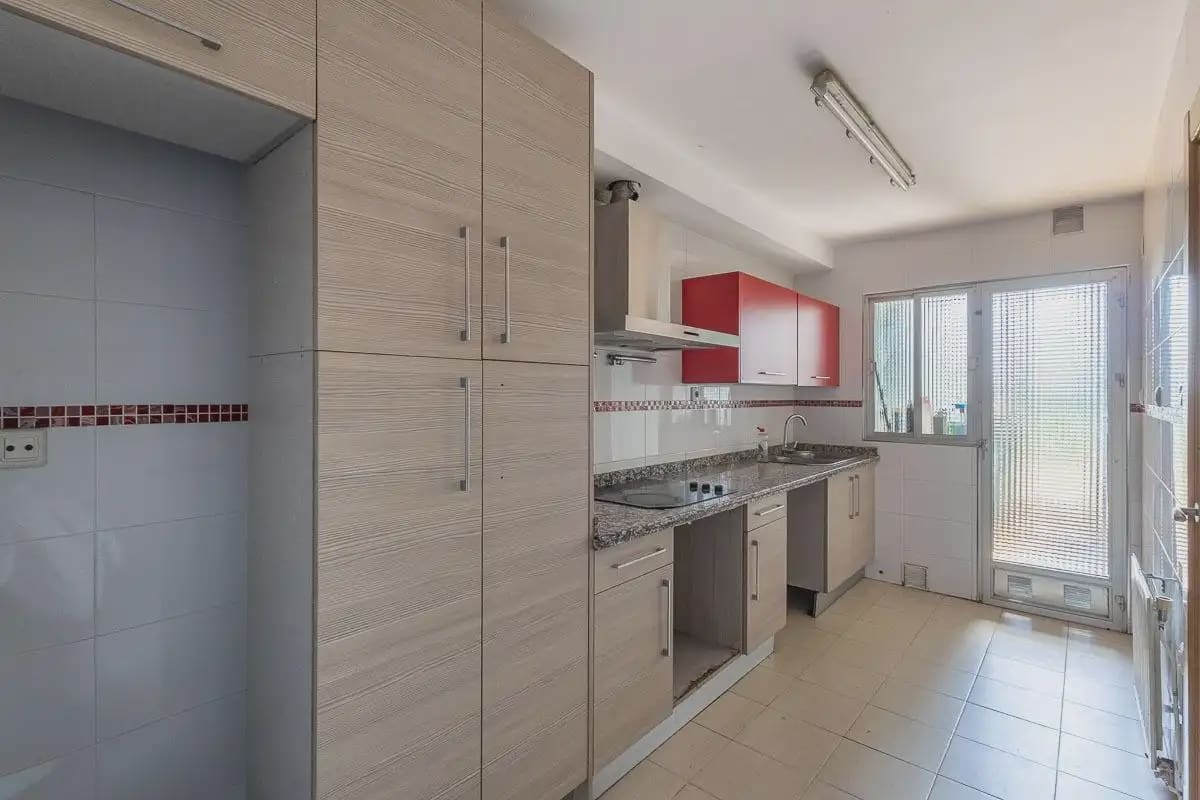 4 soveværelse Lejlighed til salg i Granada by med garage - € 315.000 (Ref: 9848424)