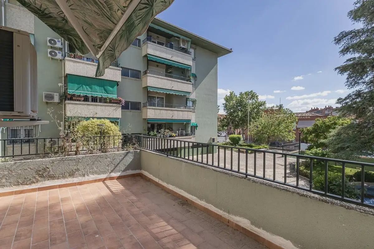 4 soveværelse Lejlighed til salg i Granada by med garage - € 315.000 (Ref: 9848424)
