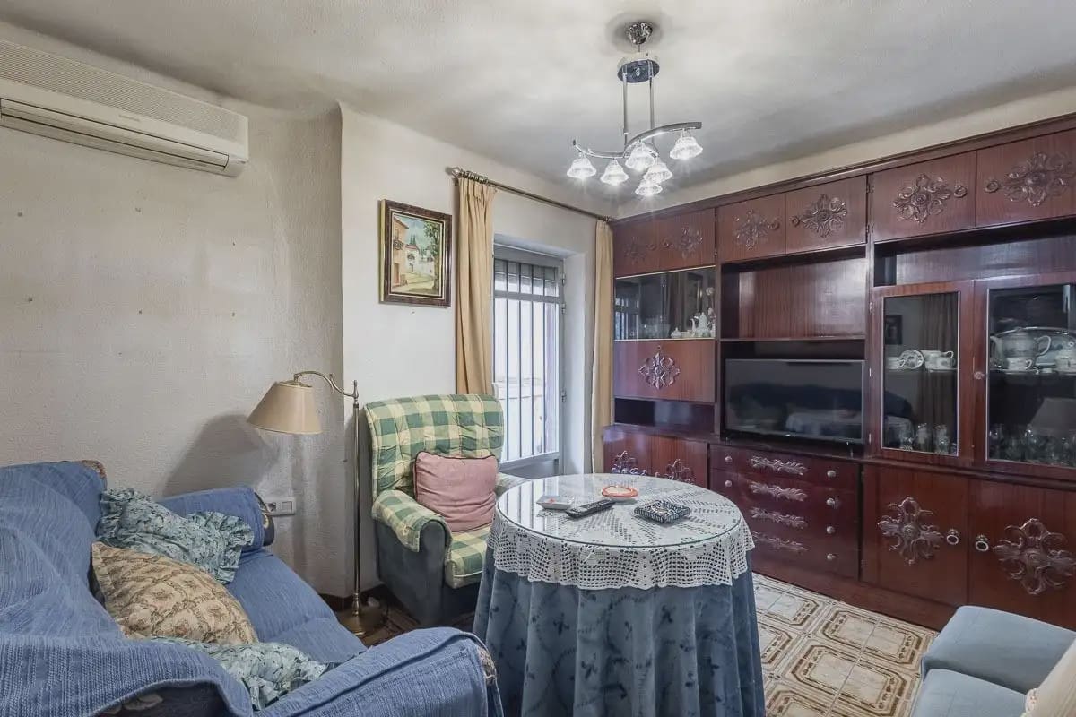 3 soveværelse Lejlighed til salg i Granada by - € 125.000 (Ref: 9848425)