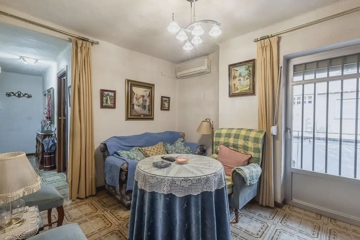 3 soveværelse Lejlighed til salg i Granada by - € 125.000 (Ref: 9848425)