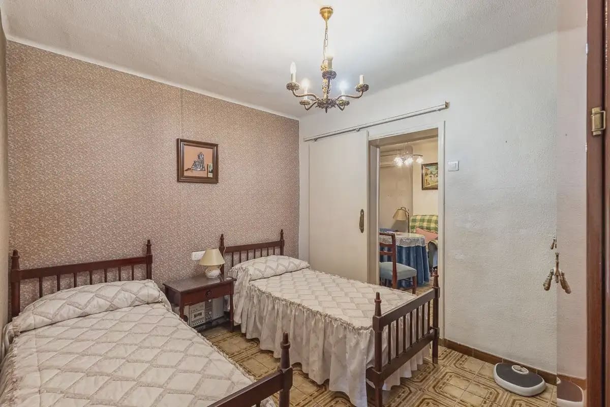 3 soveværelse Lejlighed til salg i Granada by - € 125.000 (Ref: 9848425)