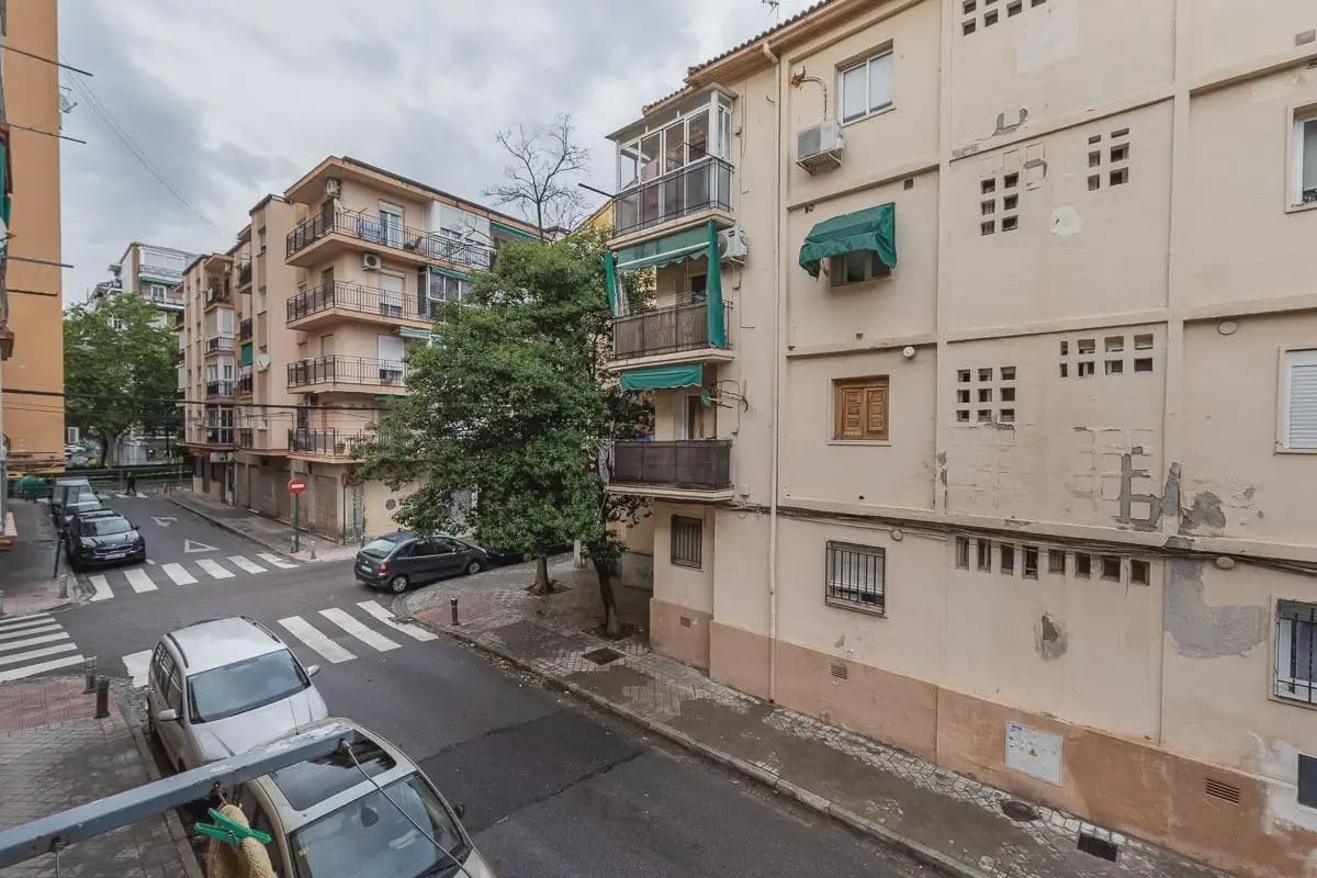 3 soveværelse Lejlighed til salg i Granada by - € 125.000 (Ref: 9848425)