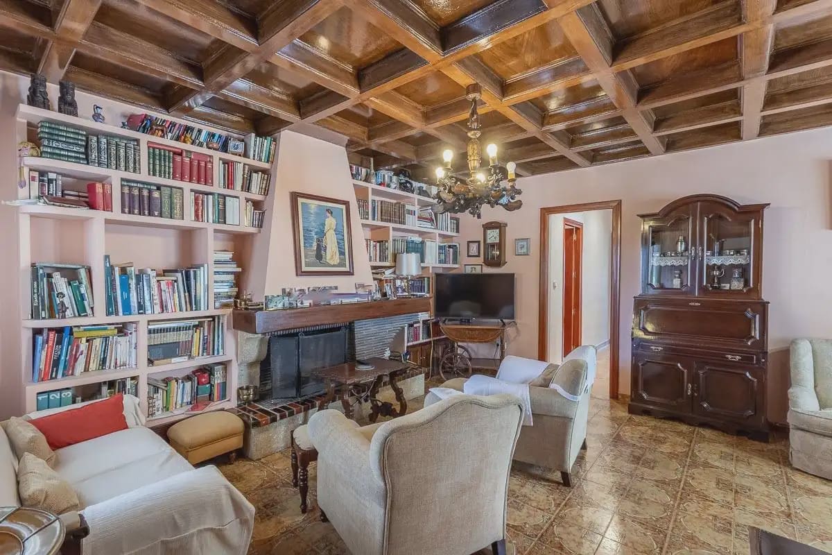 7 soverom Villa til salgs i Huetor Vega med svømmebasseng garasje - € 875 000 (Ref: 9848428)