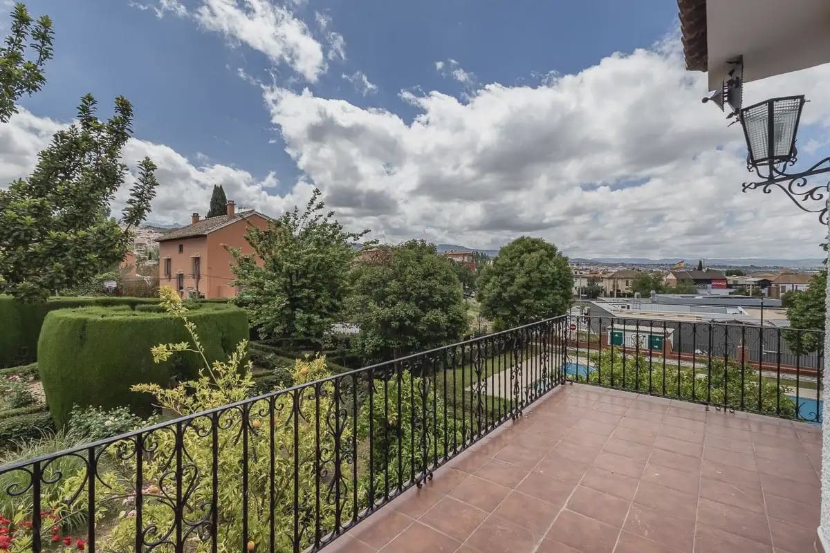 7 soverom Villa til salgs i Huetor Vega med svømmebasseng garasje - € 875 000 (Ref: 9848428)