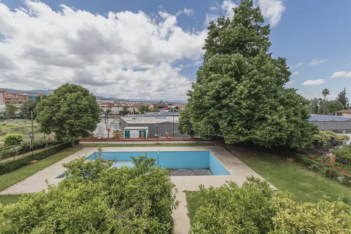 7 soverom Villa til salgs i Huetor Vega med svømmebasseng garasje - € 875 000 (Ref: 9848428)