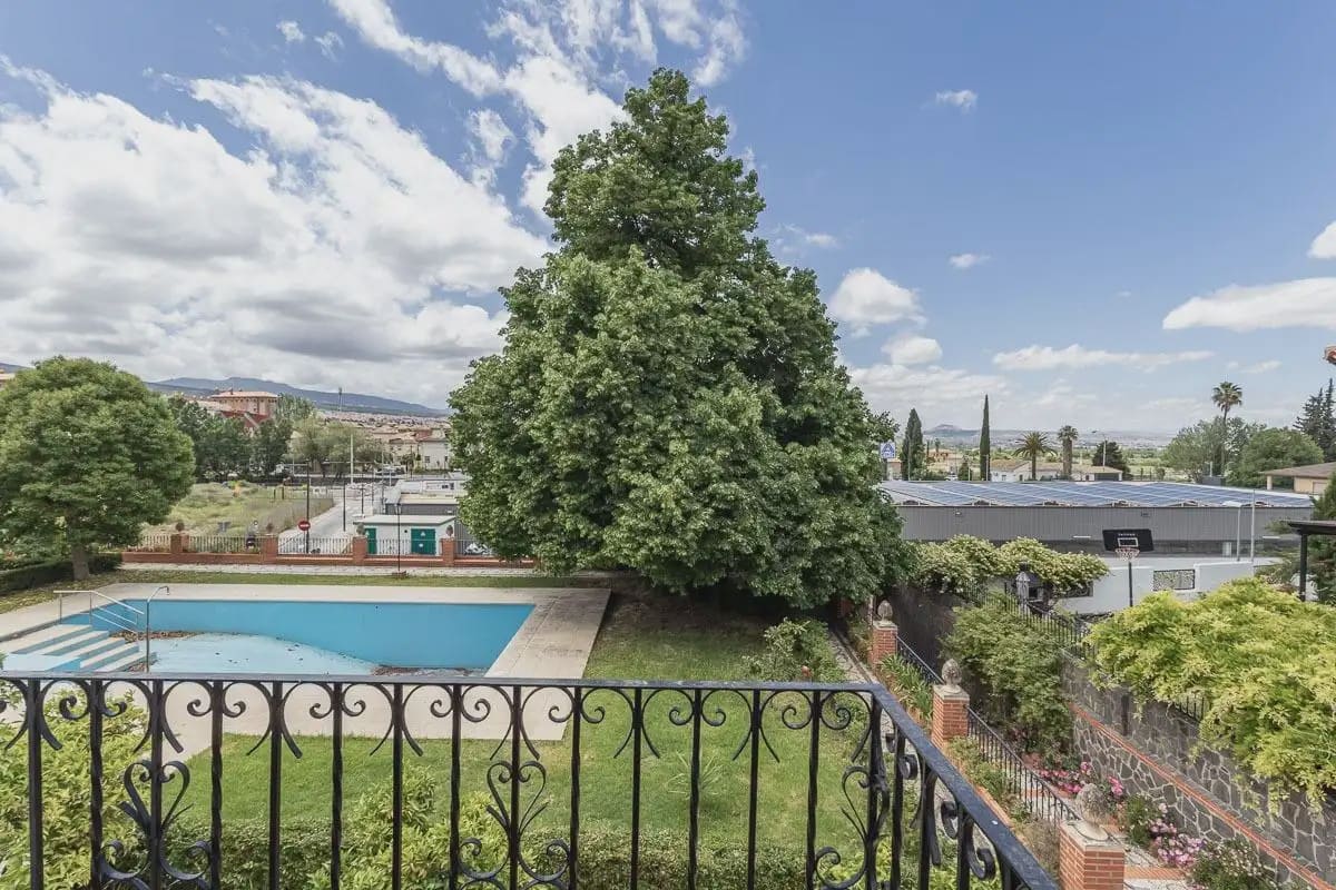 7 soverom Villa til salgs i Huetor Vega med svømmebasseng garasje - € 875 000 (Ref: 9848428)