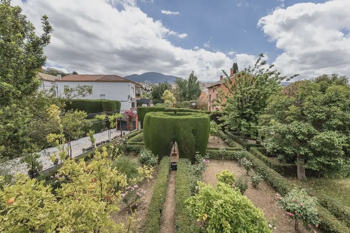 7 soverom Villa til salgs i Huetor Vega med svømmebasseng garasje - € 875 000 (Ref: 9848428)