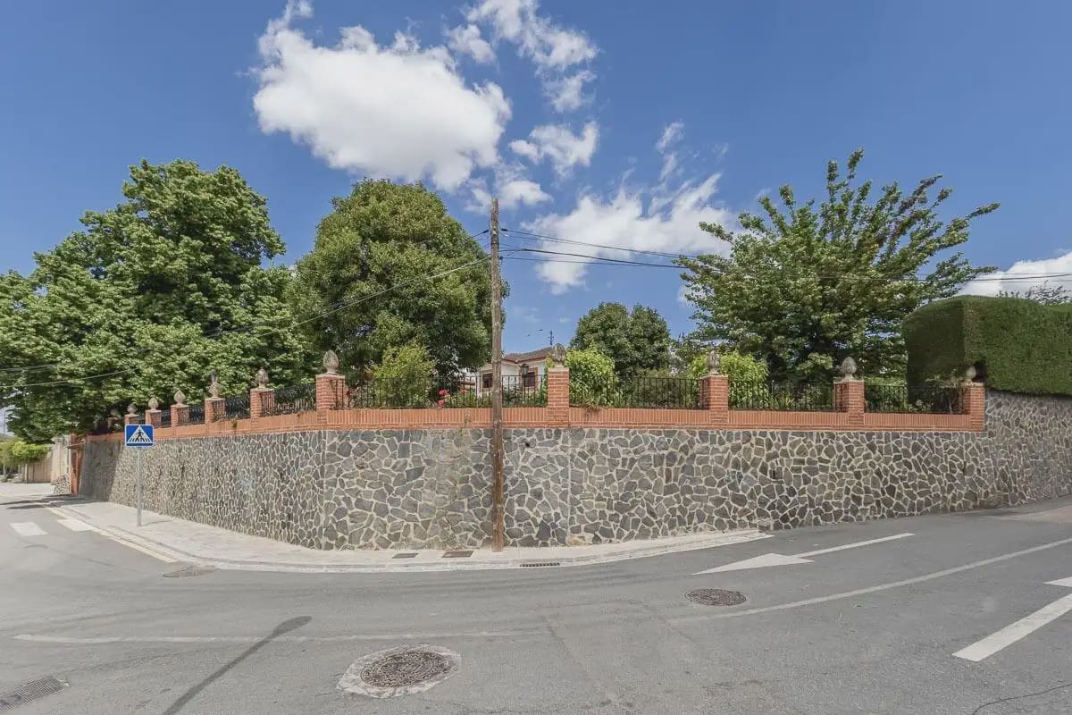7 soverom Villa til salgs i Huetor Vega med svømmebasseng garasje - € 875 000 (Ref: 9848428)