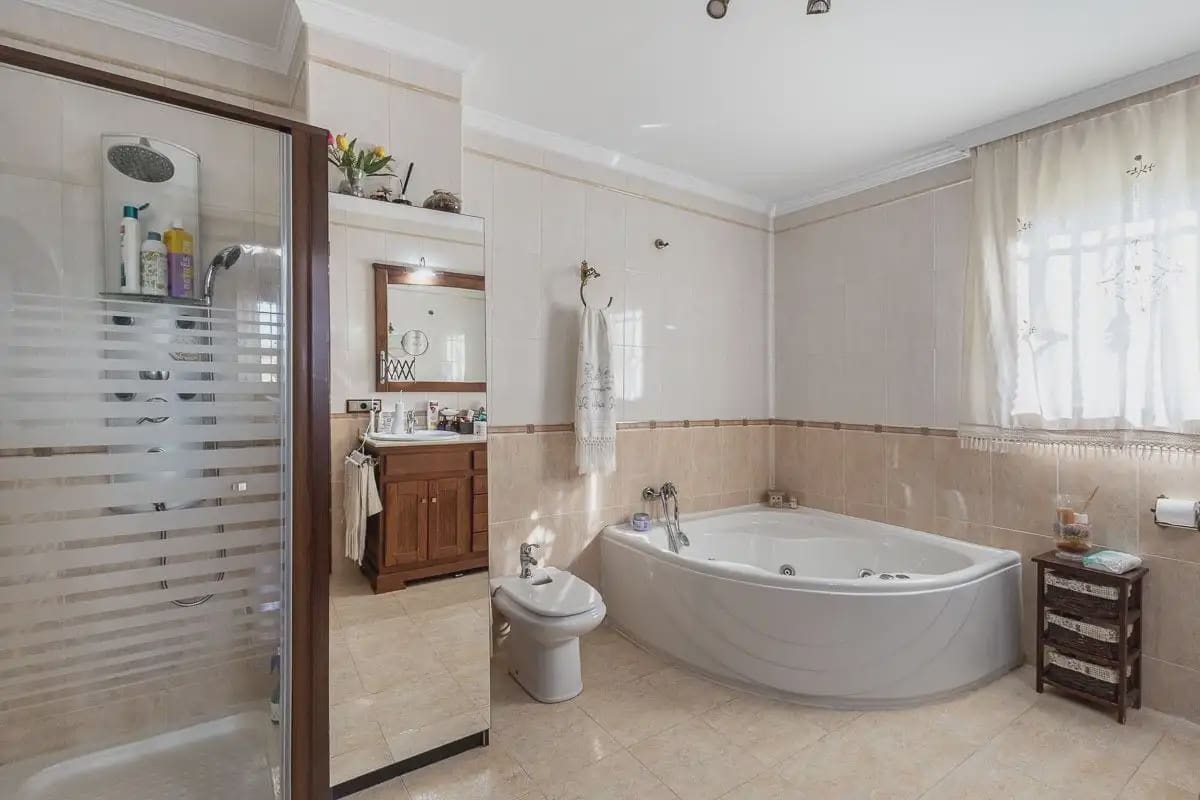 3 bedroom Villa for sale in Albolote with pool garage - € 480,000 (Ref: 9848429)