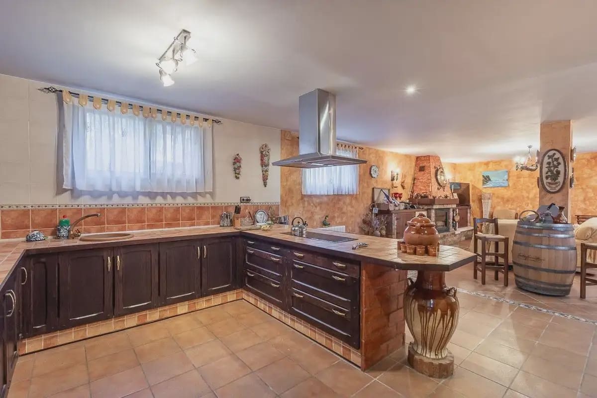 3 bedroom Villa for sale in Albolote with pool garage - € 480,000 (Ref: 9848429)