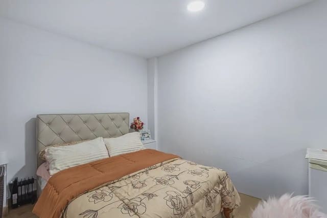 Erhverv til salg i Zaidin, Granada by - € 80.000 (Ref: 9850065)
