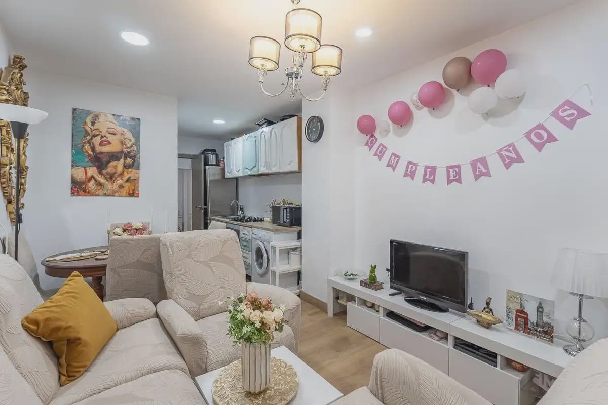 Erhverv til salg i Granada by - € 80.000 (Ref: 9850065)