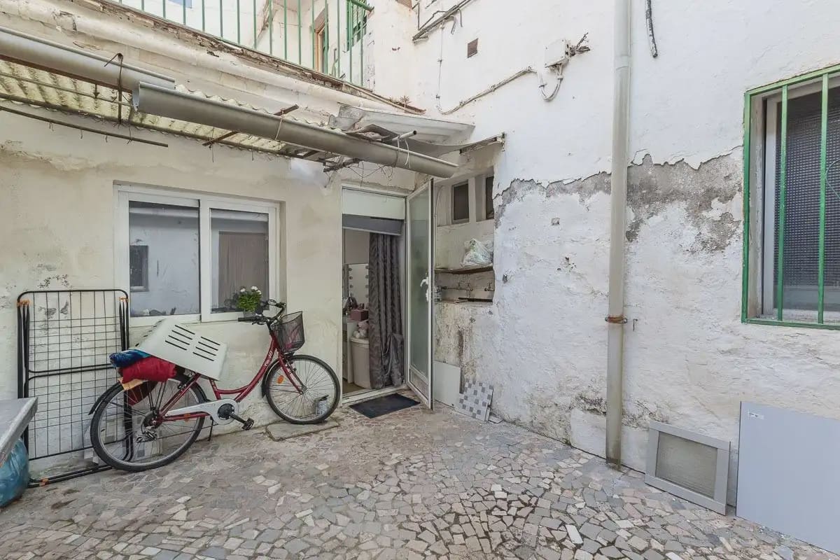 Erhverv til salg i Granada by - € 80.000 (Ref: 9850065)