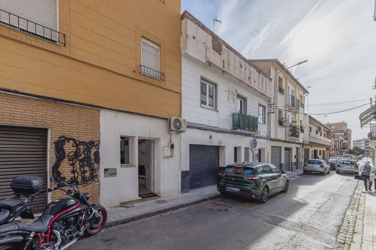 Erhverv til salg i Granada by - € 80.000 (Ref: 9850065)