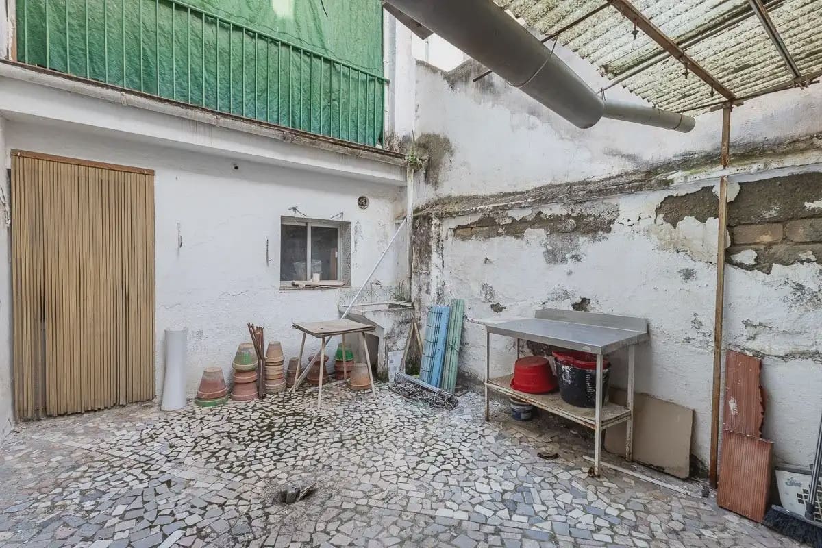 Erhverv til salg i Granada by - € 80.000 (Ref: 9850065)