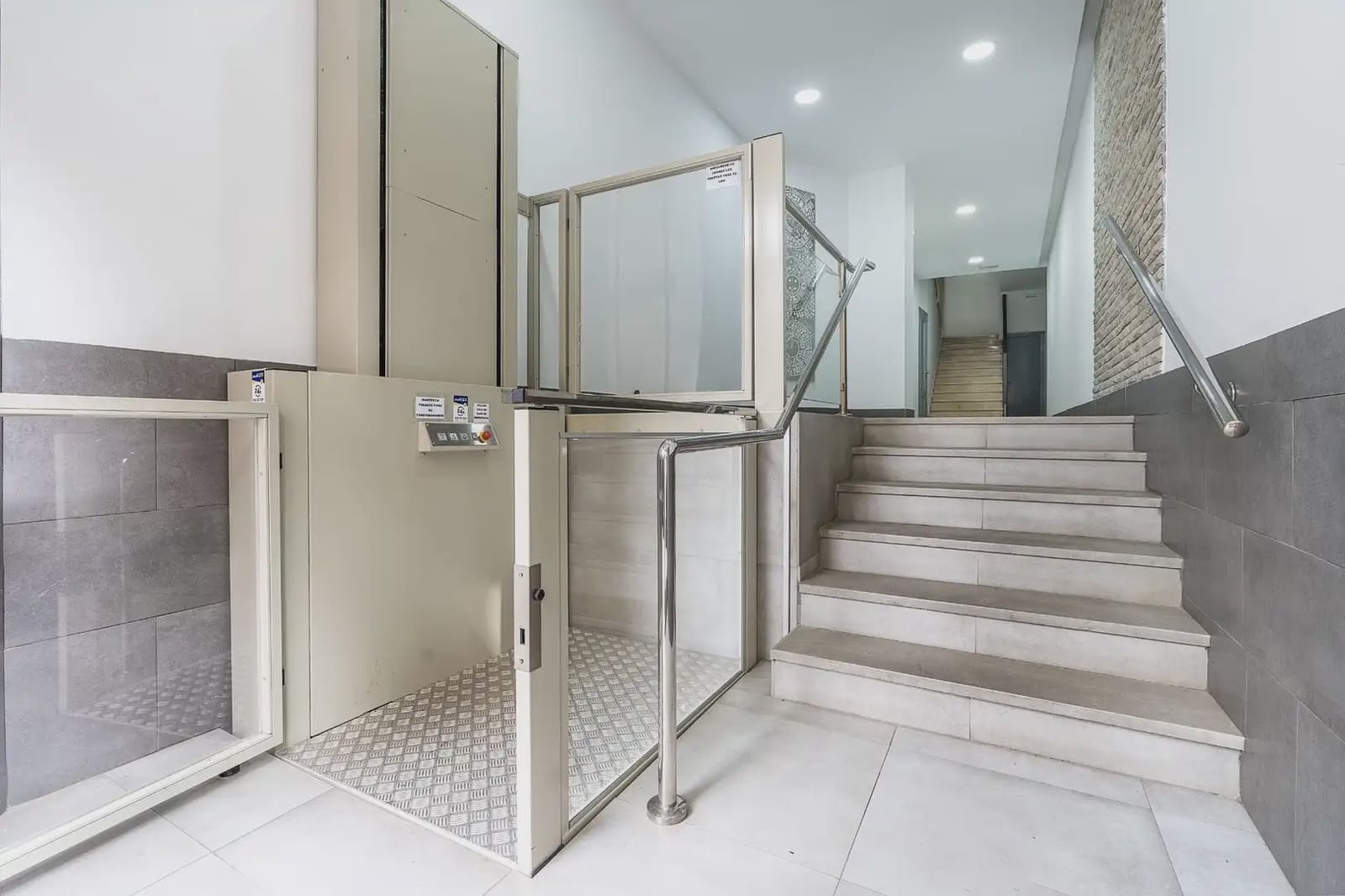 3 sovrum Lägenhet till salu i Granada stad - 375 000 € (Ref: 9850067)