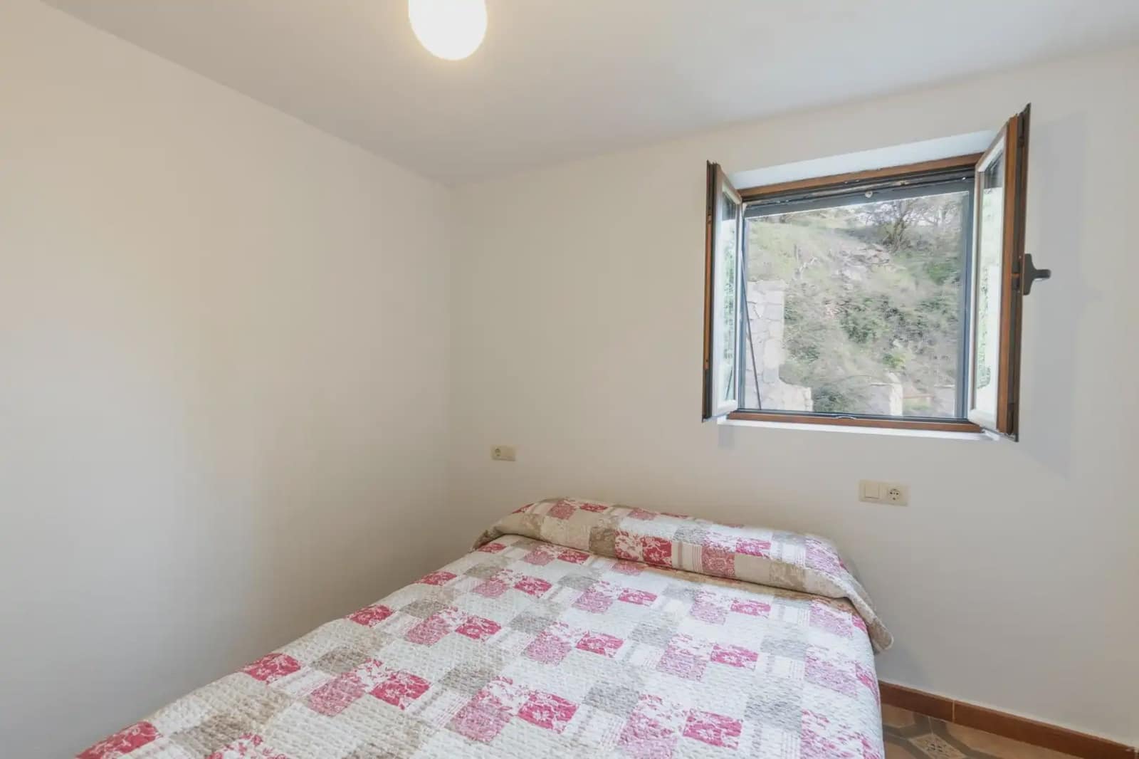 4 soverom Finca/Herregård til salgs i Niguelas - € 160 000 (Ref: 9850073)