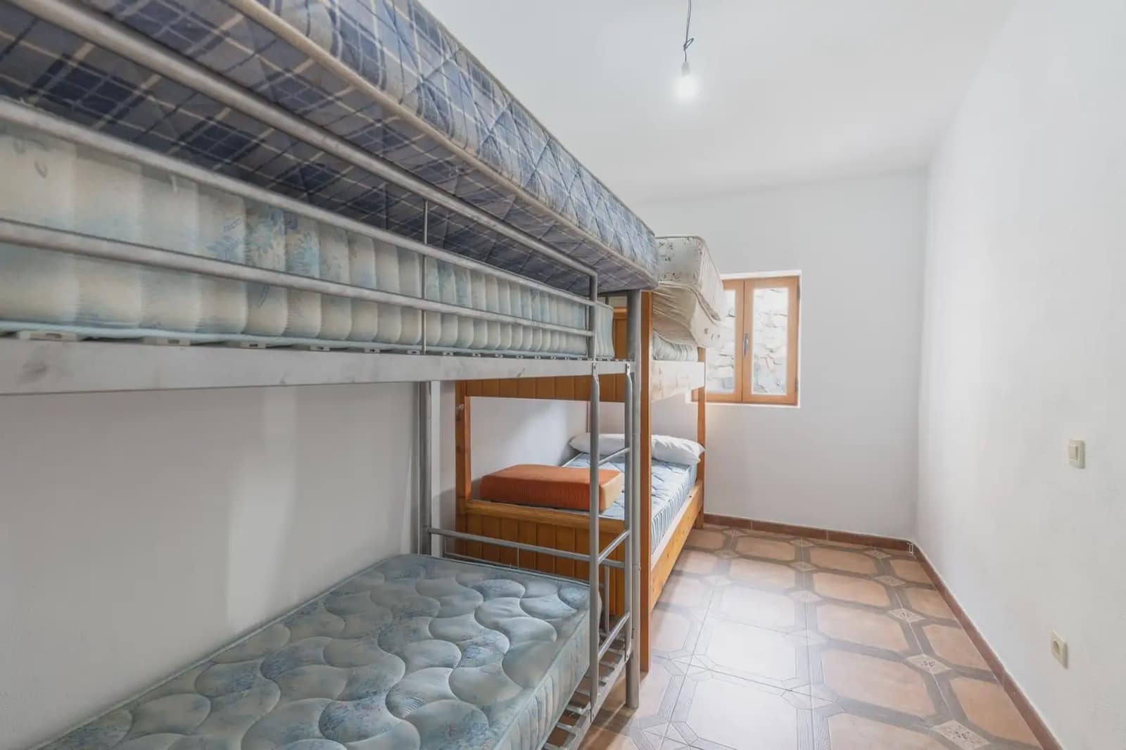 4 soverom Finca/Herregård til salgs i Niguelas - € 160 000 (Ref: 9850073)